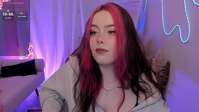 CoralineKeyns online show from June 2026 05:18:02 AM