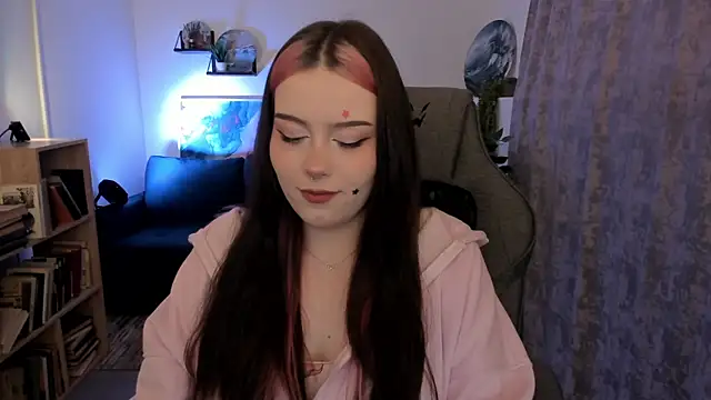 CoralineKeyns online show from May 2026 05:09:02 AM