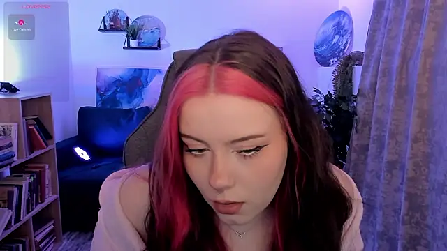 CoralineKeyns online show from March 2026 06:44:01 AM