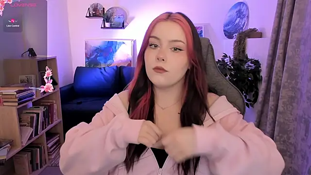 CoralineKeyns online show from April 2026 05:47:01 AM