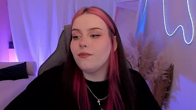 CoralineKeyns online show from June 2026 06:52:02 AM