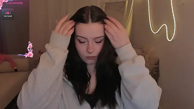 CoralineKeyns online show from March 2026 05:45:01 AM