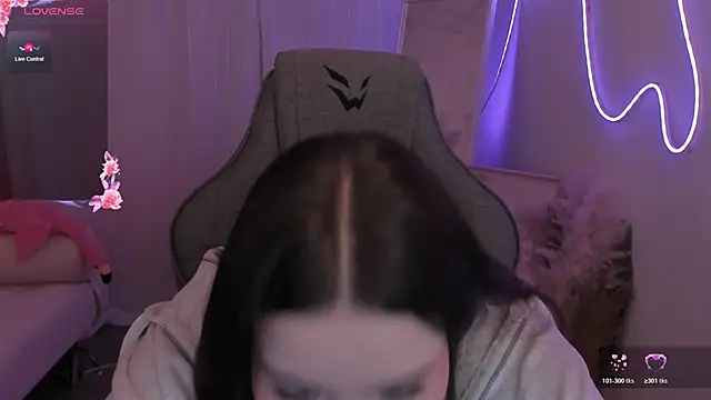 CoralineKeyns online show from March 2026 05:37:02 AM