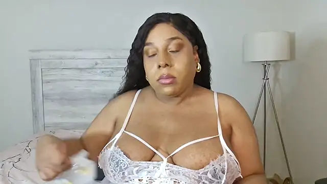 Snapshot of Carmen_Cream chatting on February 2026 02:15:02 PM Carmen Cream online show from February 2026 02:15:02 PM