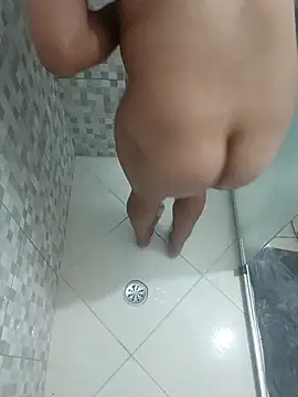 Nicolaskribeiro online show from October 2025 10:34:01 PM