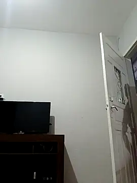 Nicolaskribeiro online show from December 2025 09:47:02 PM