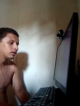 Nicolaskribeiro online show from April 2026 07:44:02 PM