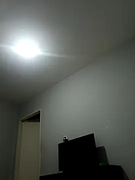 Nicolaskribeiro online show from September 2025 10:47:01 AM