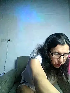 Cameron puppy online show from December 2025 03:19:02 AM