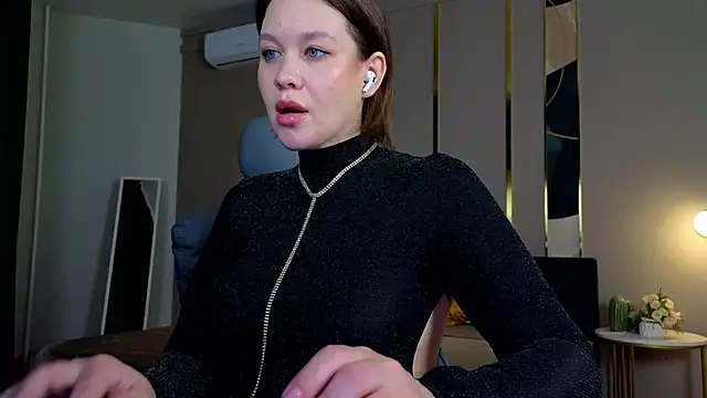 Snapshot of katy__moonj chatting on October 2025 12:57:02 AM katy moonj online show from October 2025 12:57:02 AM