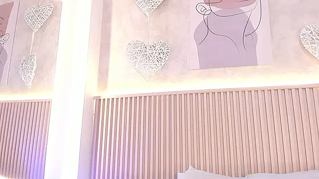 daiana curly online show from October 2025 07:47:02 PM