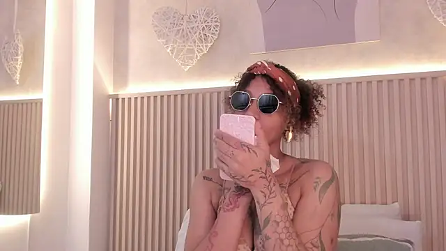 daiana curly online show from April 2026 08:10:01 PM