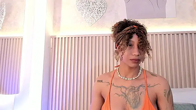 daiana curly online show from October 2025 07:59:01 PM