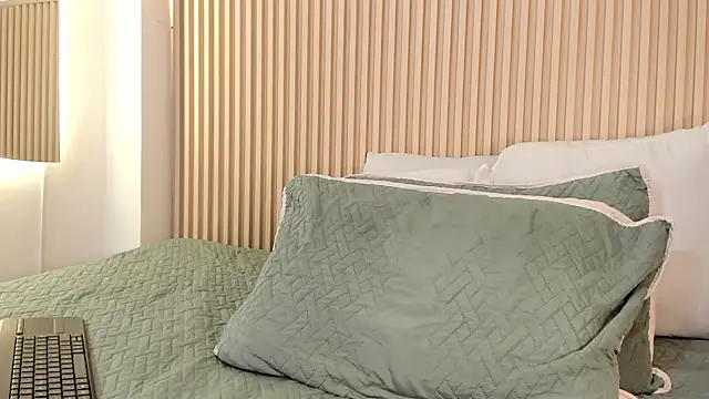 daiana curly online show from March 2026 08:58:02 PM