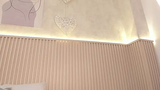 daiana curly online show from April 2026 07:58:02 PM