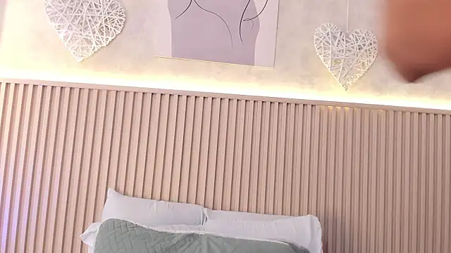 daiana curly online show from January 2026 07:52:02 PM