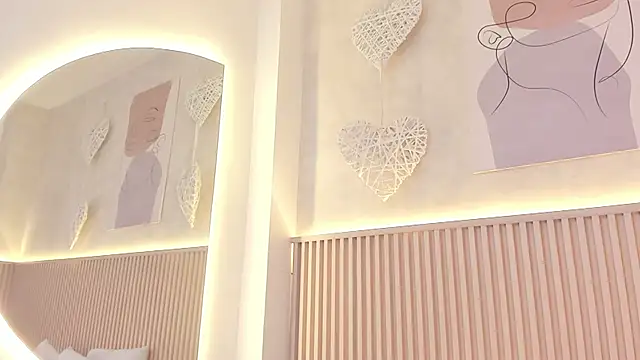 daiana curly online show from March 2026 07:25:02 PM