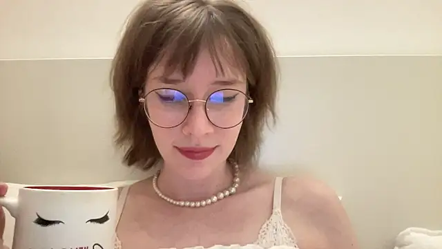 ms christiana online show from May 2026 07:00:02 PM