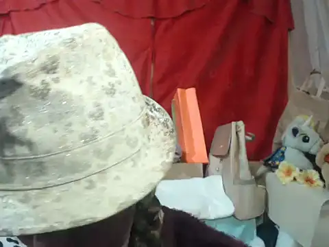 hottieperla online show from November 2025 06:30:01 PM