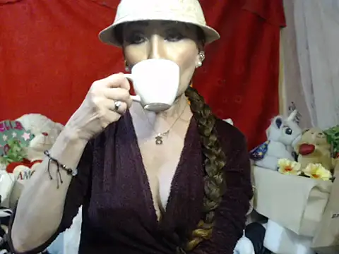 hottieperla online show from November 2025 07:07:01 PM