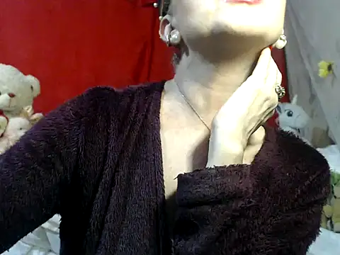 hottieperla online show from March 2025 07:06:02 PM