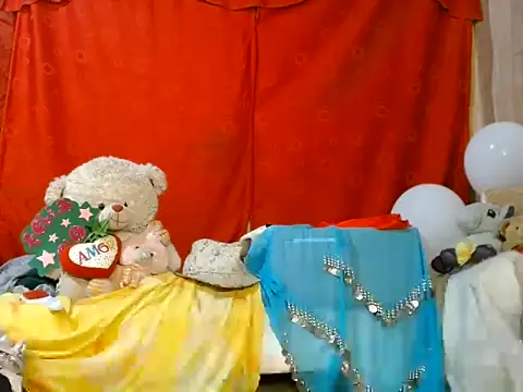 hottieperla online show from July 2026 07:33:01 PM