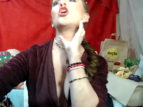 hottieperla online show from November 2025 08:45:02 PM