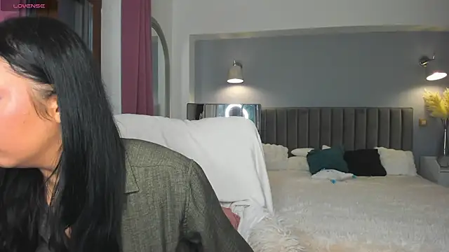 Snapshot of Awesome_Jolie chatting on November 2025 06:08:02 AM Awesome Jolie online show from November 2025 06:08:02 AM