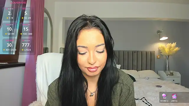 Snapshot of Awesome_Jolie chatting on November 2025 09:25:01 AM Awesome Jolie online show from November 2025 09:25:01 AM