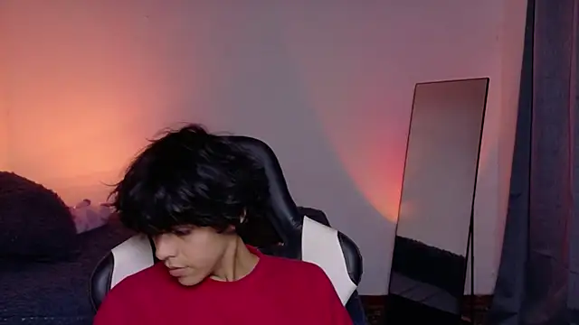 Alan26  online show from April 2026 10:05:02 PM