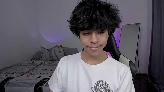 Snapshot of Alan26_ chatting on February 2026 03:45:02 PM Alan26 online show from February 2026 03:45:02 PM