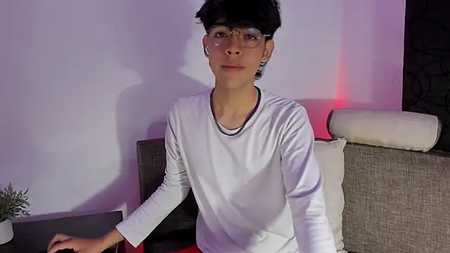 Alan26  online show from March 2025 04:07:02 PM