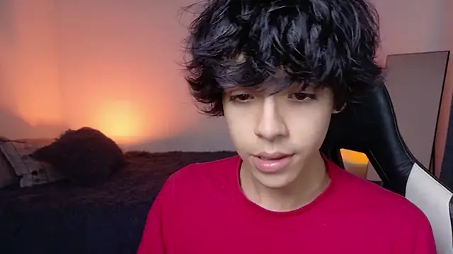 Alan26  online show from April 2026 07:18:01 PM