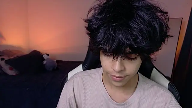 Alan26  online show from April 2026 04:41:01 AM