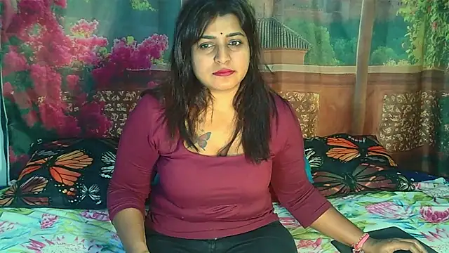 RoyalIndianCreamPuff online show from June 2026 07:41:02 PM