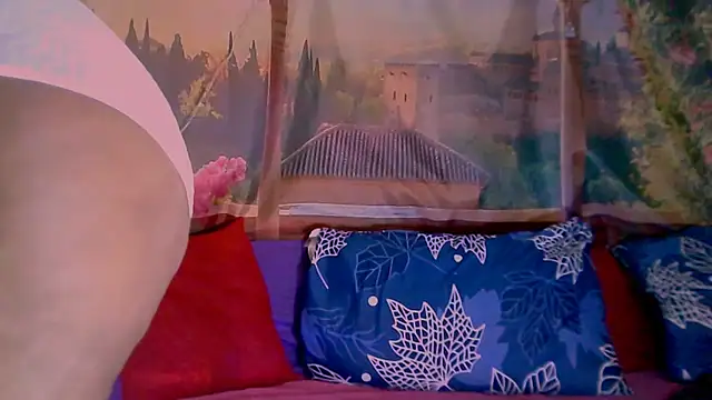 RoyalIndianCreamPuff online show from November 2025 06:34:02 PM