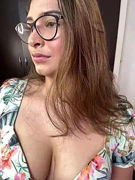 adara lennox online show from April 2026 06:45:02 PM