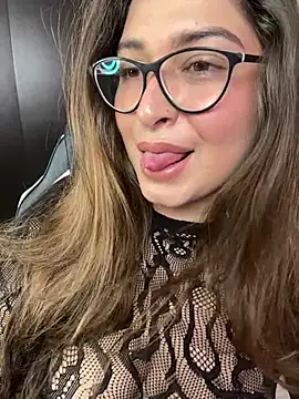 adara lennox online show from May 2026 04:10:01 PM