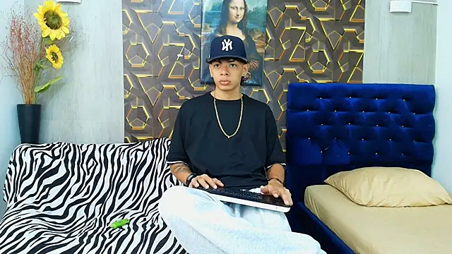 Snapshot of Harry_jhonsson chatting on April 2026 09:32:02 PM Harry jhonsson online show from April 2026 09:32:02 PM