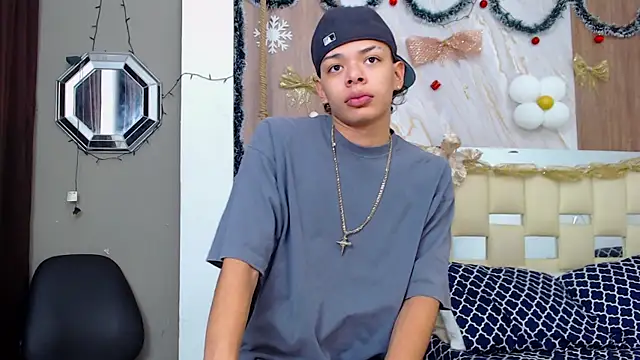 Snapshot of Harry_jhonsson chatting on December 2025 11:04:01 PM Harry jhonsson online show from December 2025 11:04:01 PM