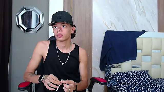 Snapshot of Harry_jhonsson chatting on June 2026 11:45:02 PM Harry jhonsson online show from June 2026 11:45:02 PM