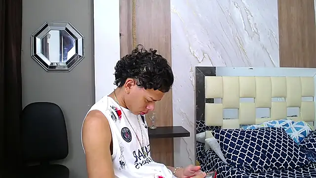 Snapshot of Harry_jhonsson chatting on November 2025 09:30:01 PM Harry jhonsson online show from November 2025 09:30:01 PM