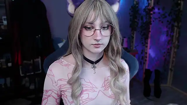 Snapshot of Rory_Pink chatting on March 2025 01:01:02 PM Rory Pink online show from March 2025 01:01:02 PM