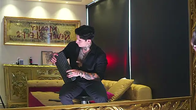 dantecoppolaa  online show from February 2026 07:36:01 PM