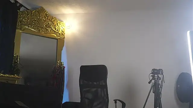 Snapshot of dantecoppolaa_ chatting on February 2025 10:00:02 PM dantecoppolaa online show from February 2025 10:00:02 PM