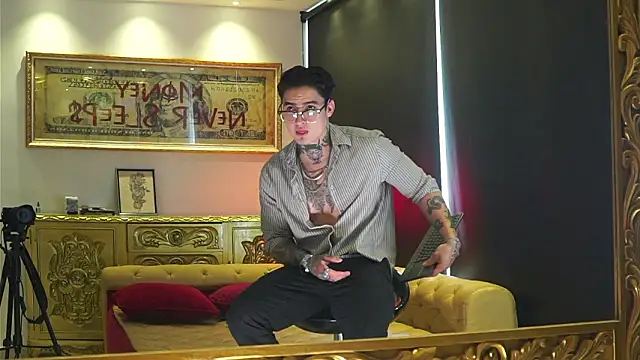 dantecoppolaa  online show from February 2026 09:34:01 PM