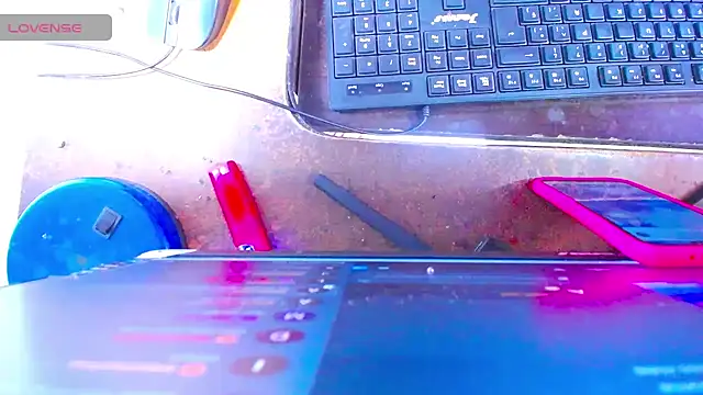 Cristalxxts online show from April 2026 05:52:01 PM