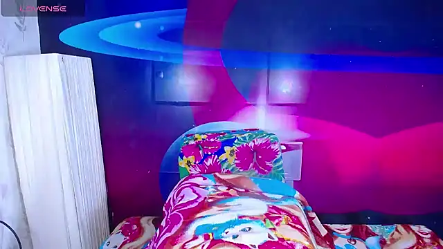 Cristalxxts online show from February 2026 07:15:01 PM