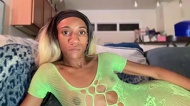 Snapshot of cutiesigh chatting on October 2025 07:53:01 AM cutiesigh online show from October 2025 07:53:01 AM