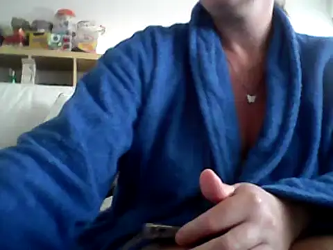 Snapshot of DragoneSFR chatting on March 2025 04:38:02 PM DragoneSFR online show from March 2025 04:38:02 PM